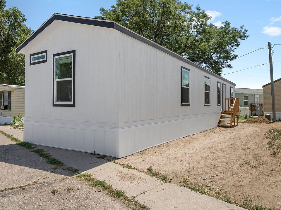 1st image of 830 First St #25