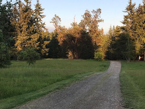 Top of driveway. House is out of sight of view on the right.