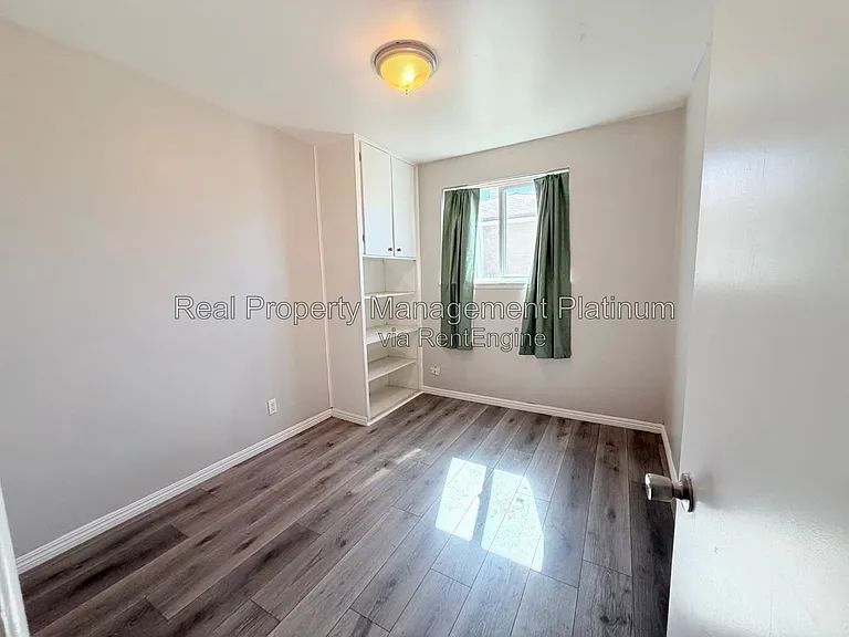 2728 E Gettysburg Ave — Photo 8