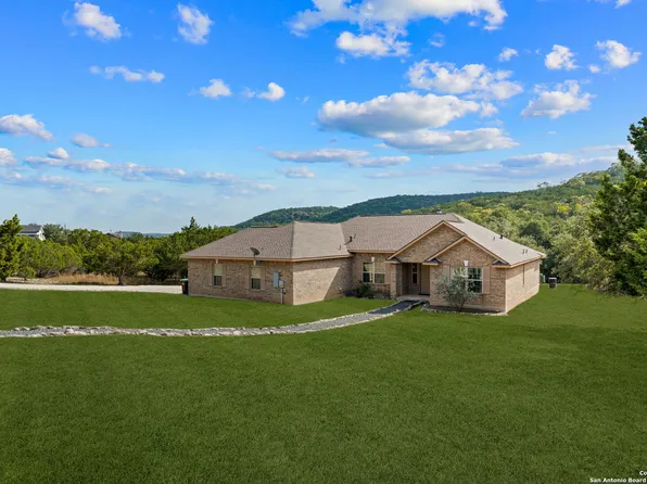 433 Arrowhead Pt, Helotes, TX 78023