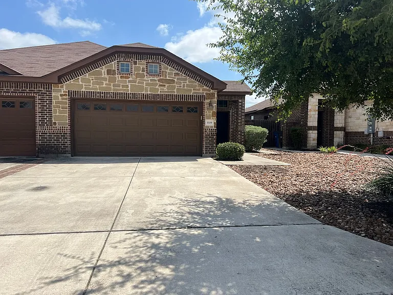 1119 Creekside Orch — Photo 2
