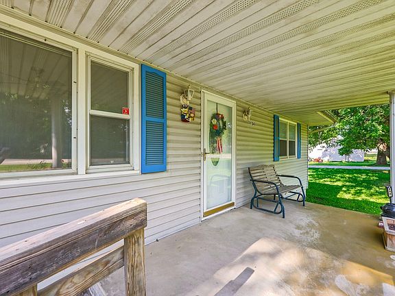 4th image of 204 E Washington Street