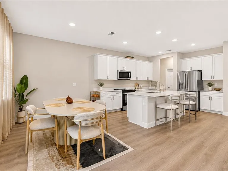 10009 Surrey Rose Dr — Photo 7