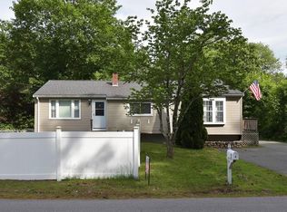 2 Spruce St, Foxboro, MA 02035