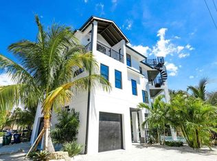 201 17th St N, Bradenton Beach, FL 34217