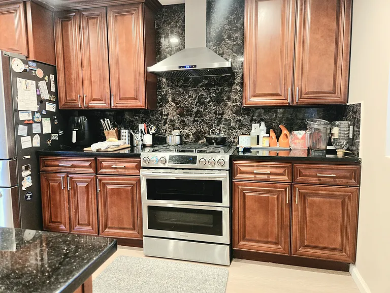 35 Clark Ave — Photo 9