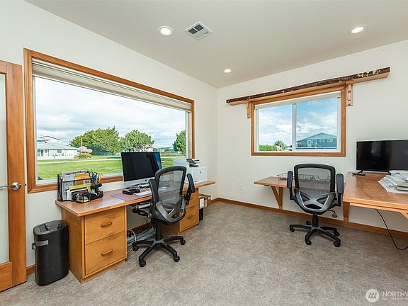 5th image of 411 Greywolf Road