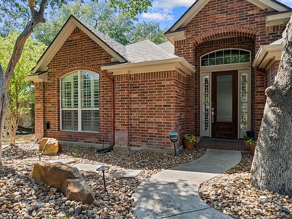 4th image of 1327 Higgins Point