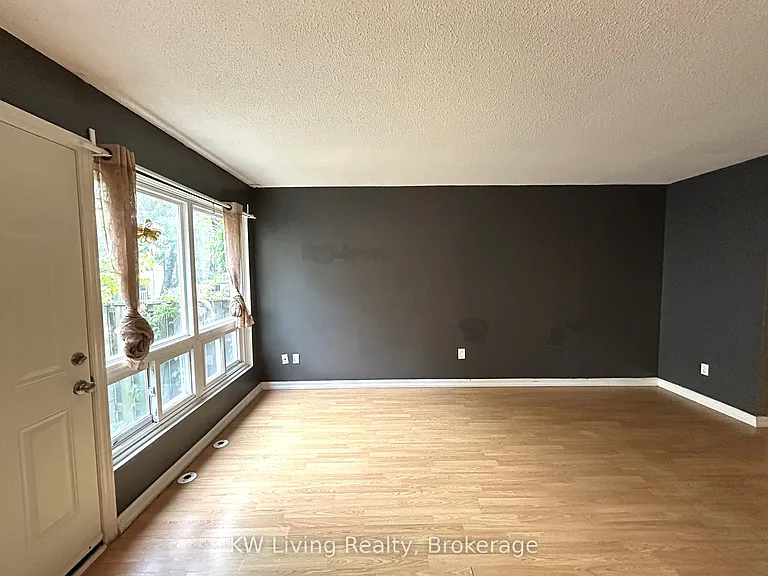 22 Bracken Fernway — Photo 6