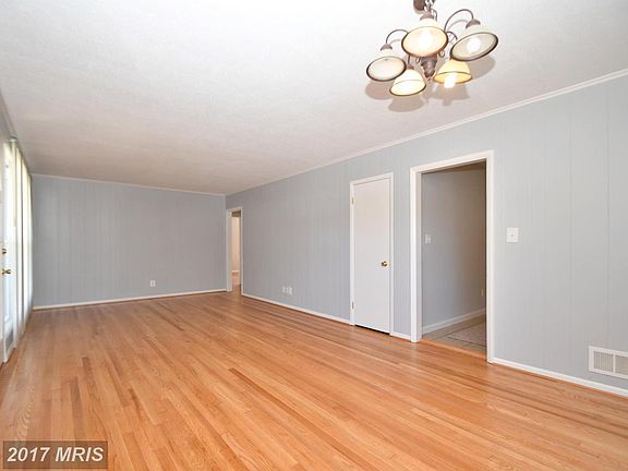 5th image of 1209 Tugwell Dr