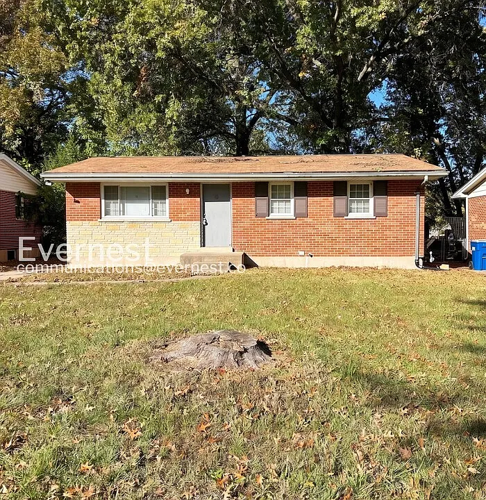 1359 Cove Ln