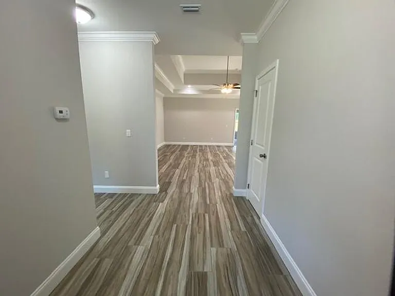 422 Little John Rd — Photo 11