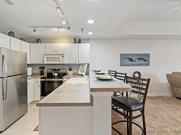 4th image of 4800 Eagleview Dr. #8105