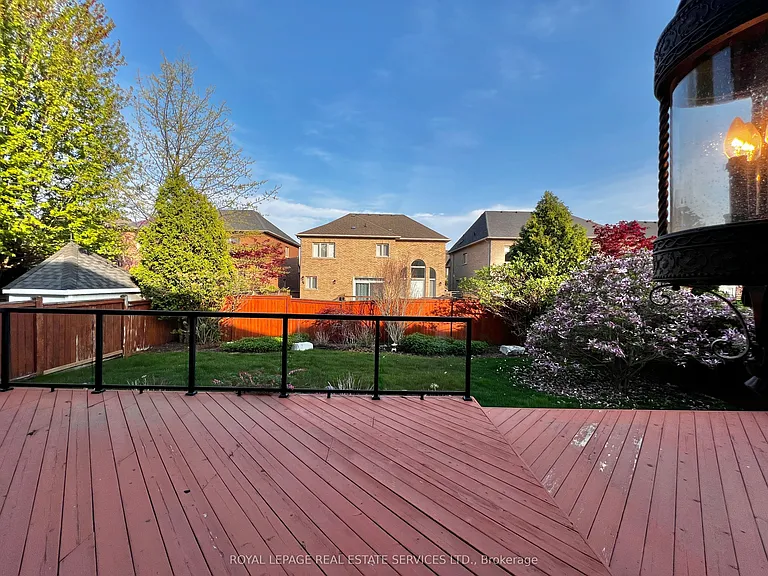 3306 Fox Run Cir — Photo 46