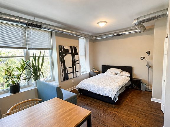 4th image of 1215 N Rockwell St #3