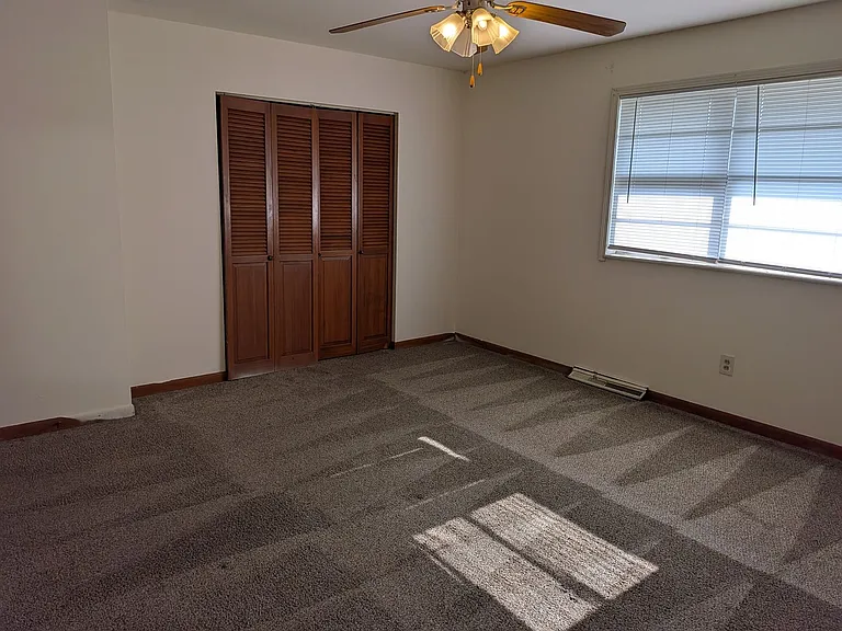 805 S Fairview Rd — Photo 23