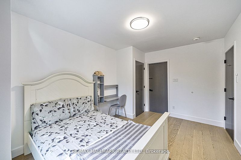 Toronto House for rent - 4 Bedrooms — photo 19