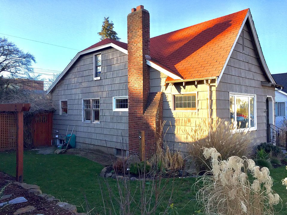 2nd image of 3425 44th Ave SW