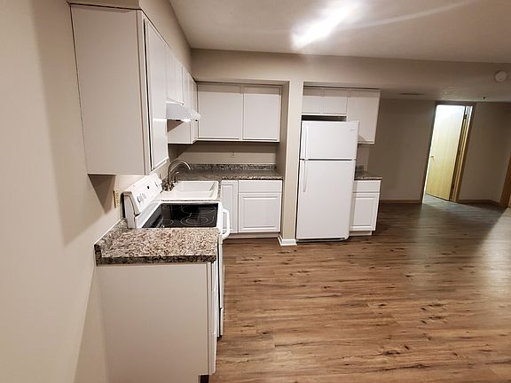 2nd image of 103 W Eldora Ave
