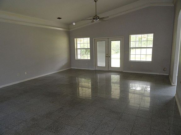 2nd image of 255 Circle Dr E