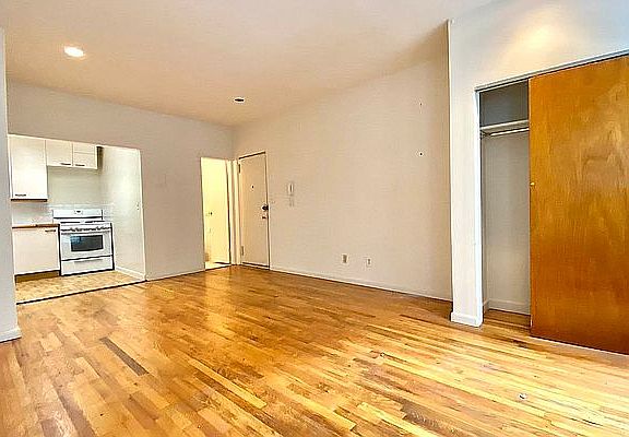 3rd image of 246 W 102nd St APT 1A