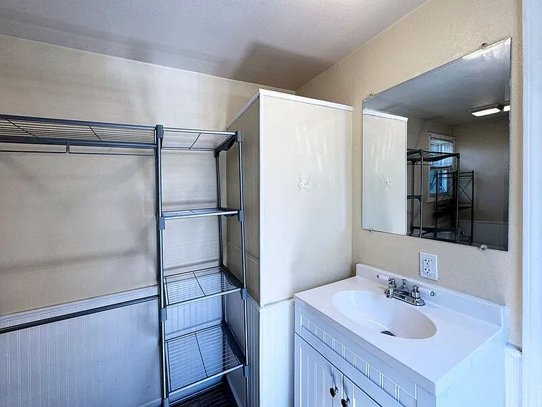 427 Washington St #4 — Photo 10