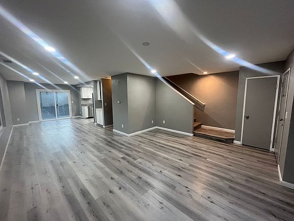 4th image of 1026-28 Georgia St #1028