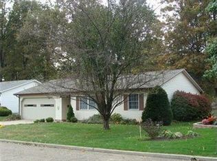 901 Park Ave, Salem, OH 44460