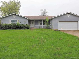 1052 Knob Lick Rd, Farmington, MO 63640