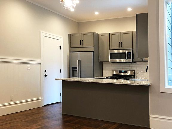5th image of 991 Greenwich St #991