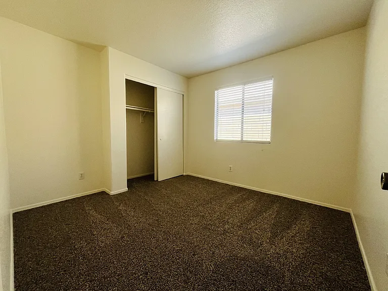 7332 N 70th Dr — Photo 16