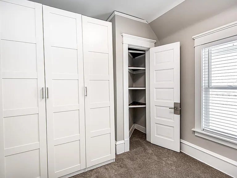 1028 E Pearson St — Photo 19
