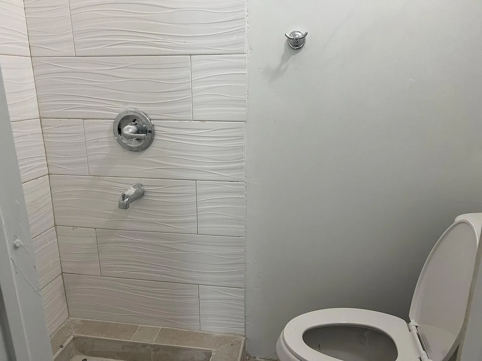 3 bed, 1.0 bath, 1319 sqft, $1,200 — Photo 3