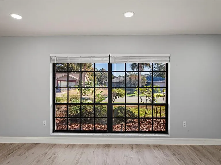 8312 Roxboro Dr — Photo 6