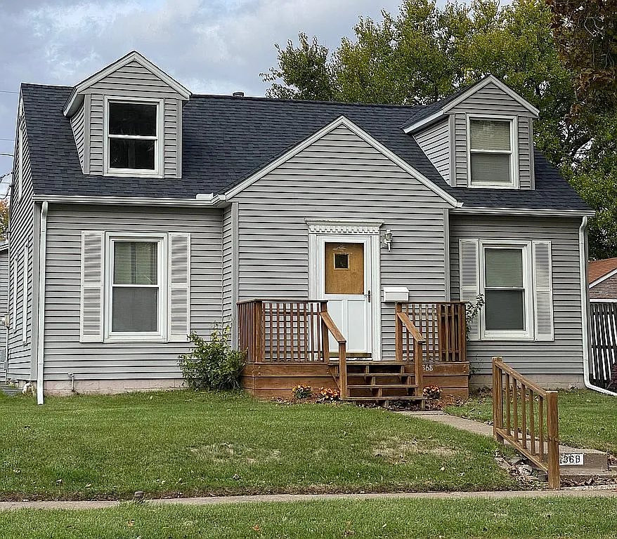 1368 W 35th St photo 1