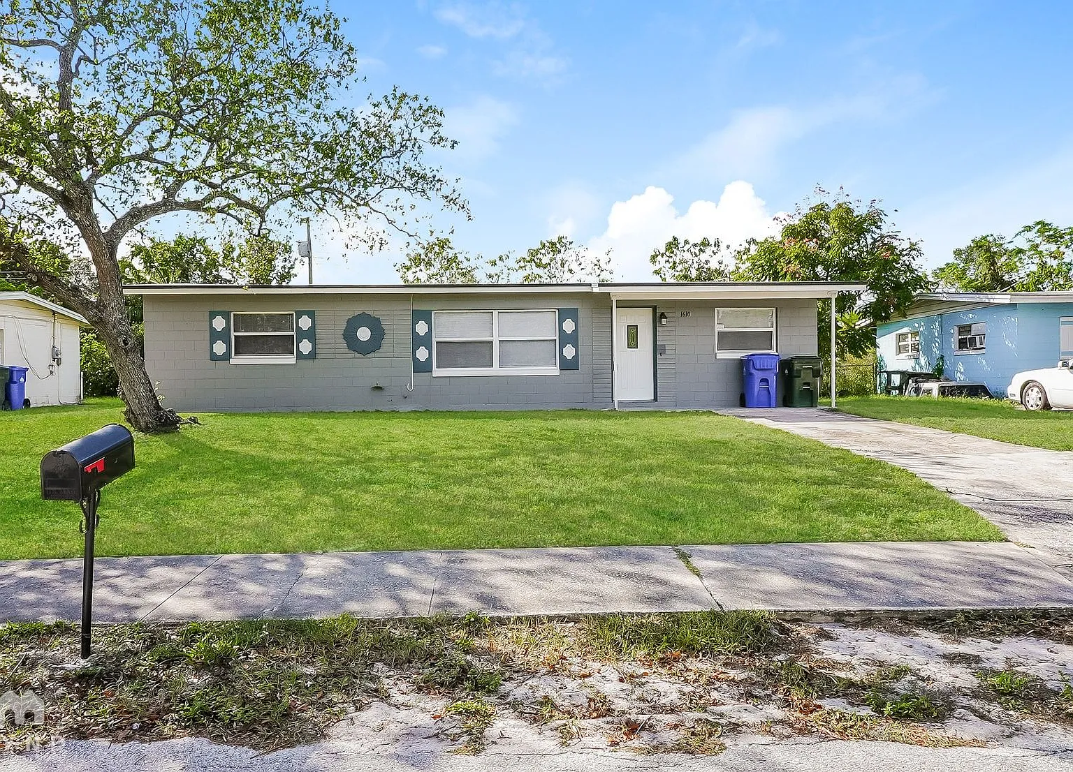 3 bed, 1.0 bath, 1021 sqft, $1,780 — Photo 1