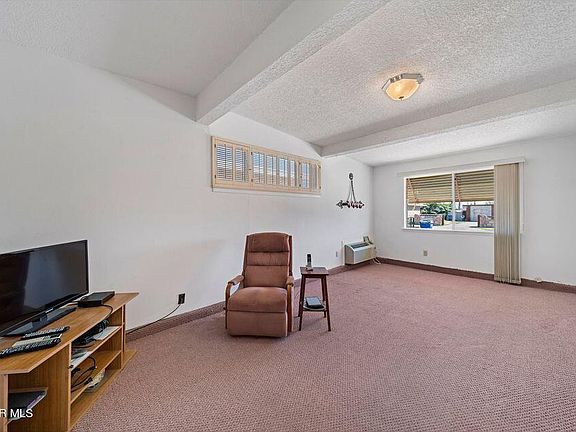4th image of 10045 Imperial St