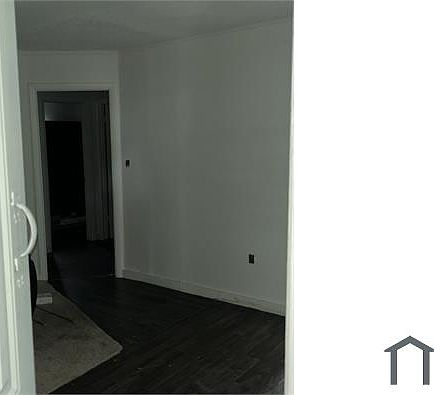 2nd image of 814 W Robinson St