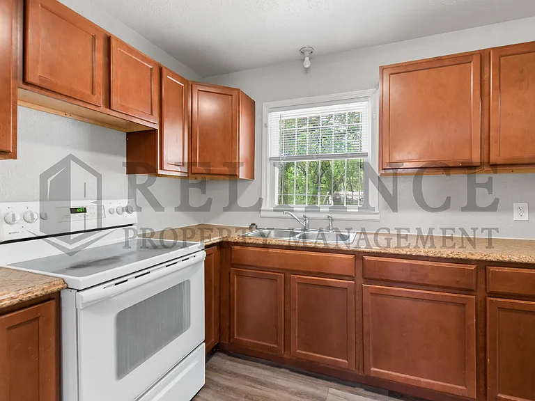 2219 N Prince St — Photo 9