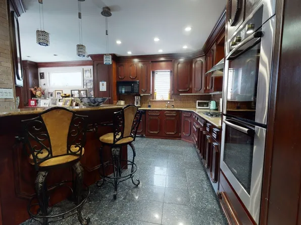 2112 Avenue L image 12 of 23