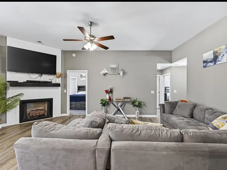 1469 Fredrick Dr — Photo 5
