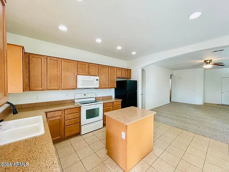 28488 N Sunset Dr — Photo 6