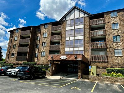 10420 Circle Dr APT 48B, Oak Lawn, IL, 60453