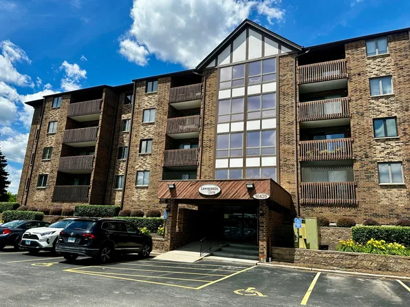10420 Circle Dr APT 48B, Oak Lawn, IL 60453