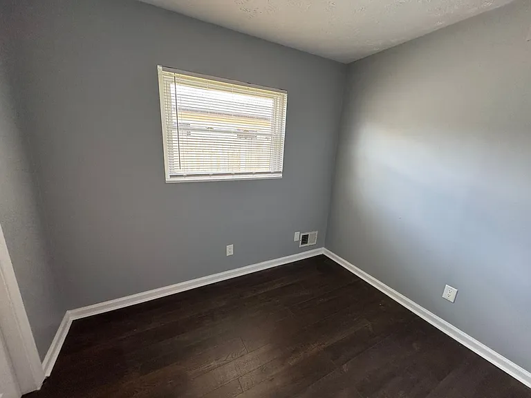1019 S Randolph St — Photo 15