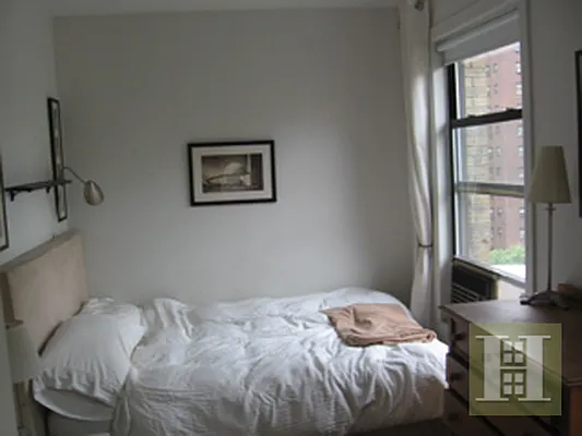 Rented by Halstead Real Estate | media 35