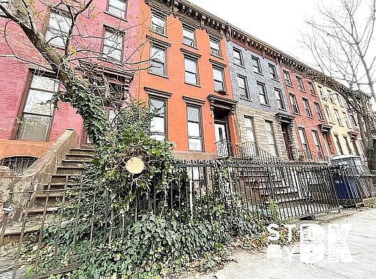 1st image of 160 Putnam Ave #3B