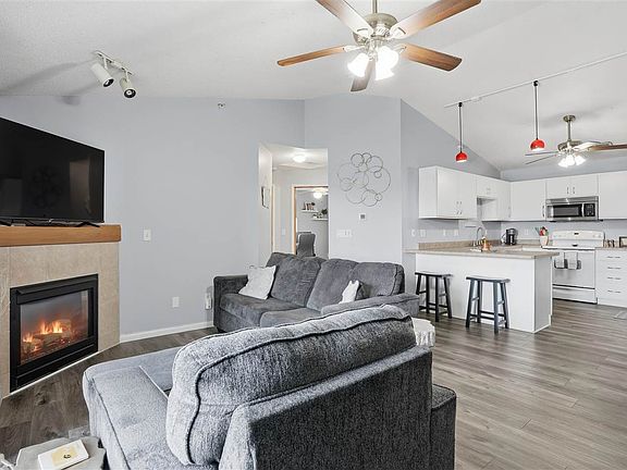 3rd image of 2824 Triple Crown Ln Unit 9