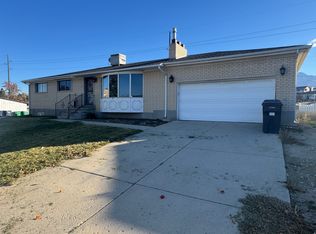 8643 Vaquero Dr, Sandy, UT 84094