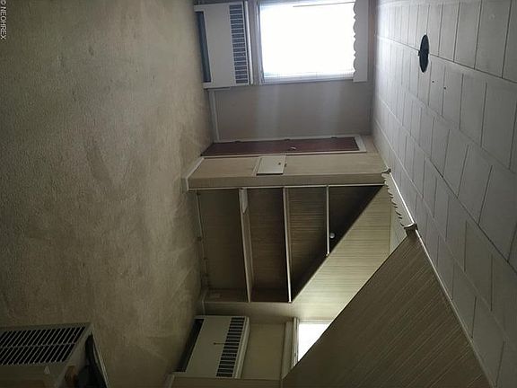 4th image of 6902 Beresford Ave